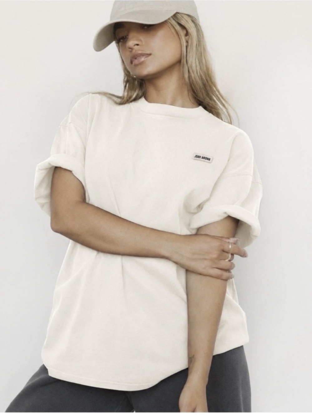♡ Joah Brown Logo Patch Crewneck Short Sleeve Tee